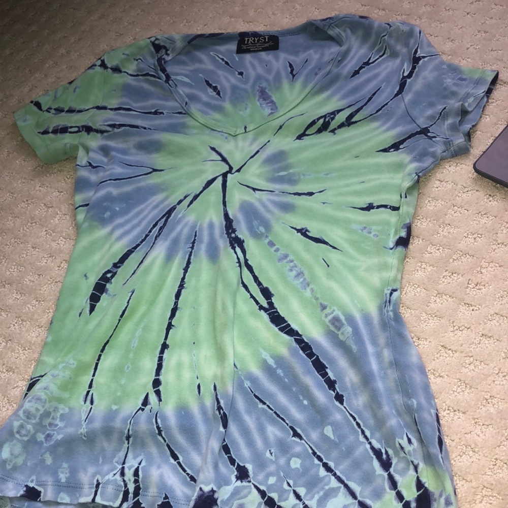 Women’s medium tie dye shirt